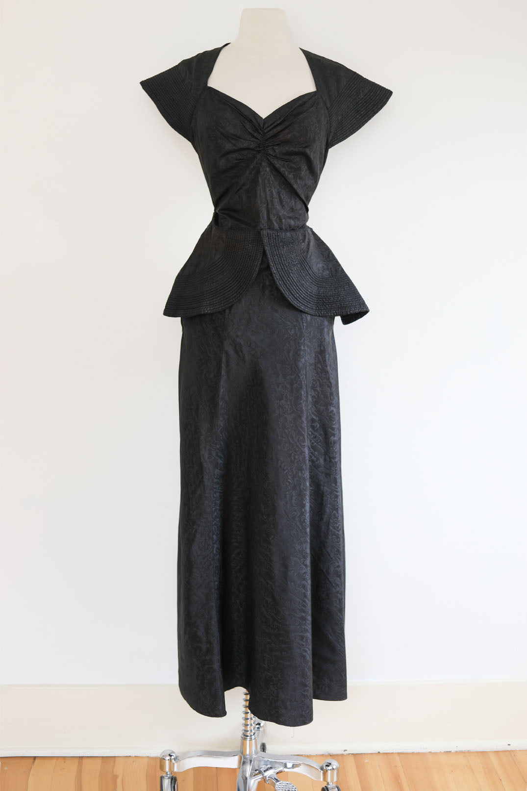 Vintage 1930s Evening Dress - Black Moiré Red Carpet Gown w Caged Capelet Size XS to S