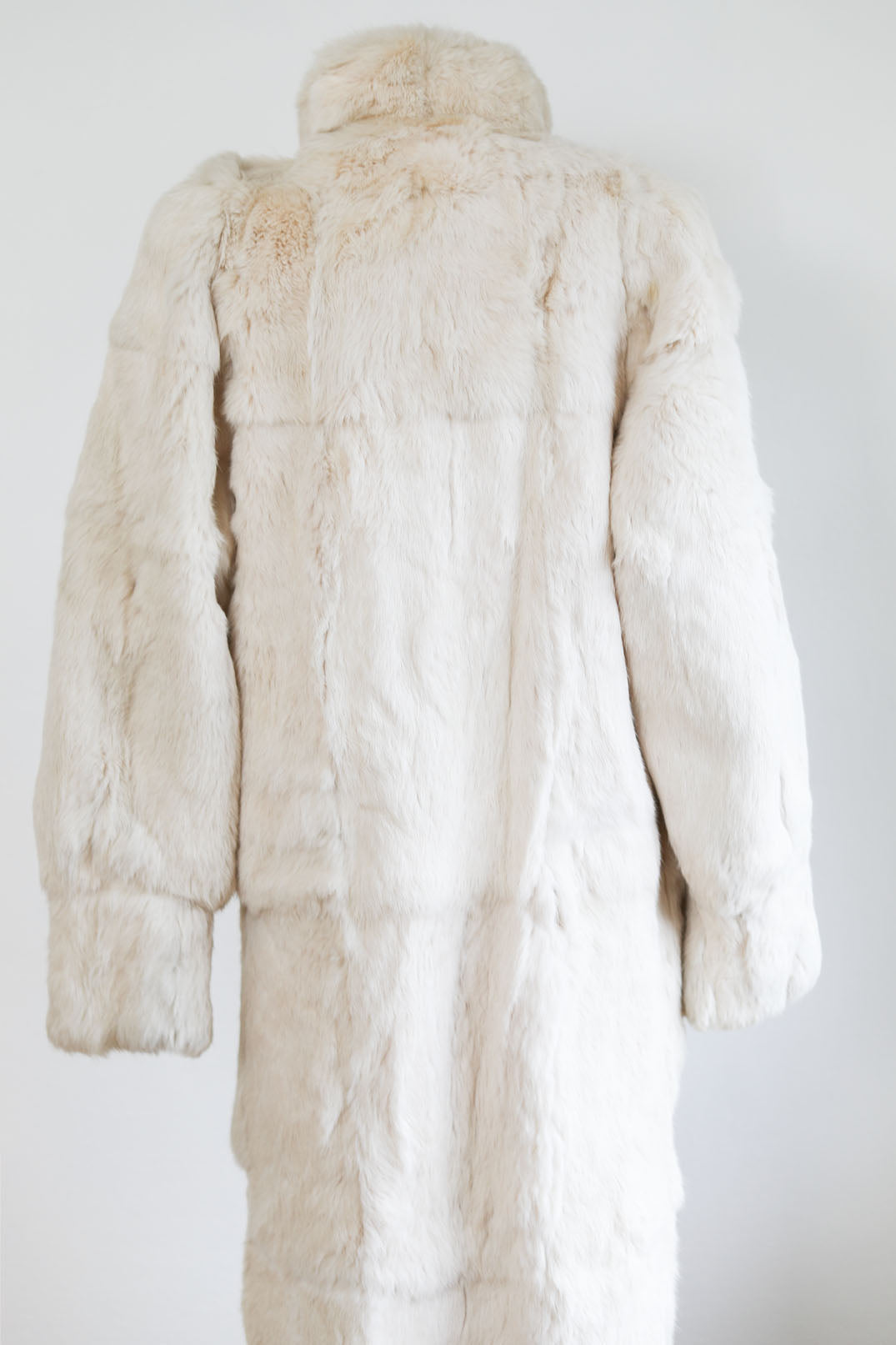 HALF-OFF SALE! Vintage 1970s - 1980s Snowy Ivory Fur Coat - Full-Length Rabbit Designer Coat Apres-Ski Size M