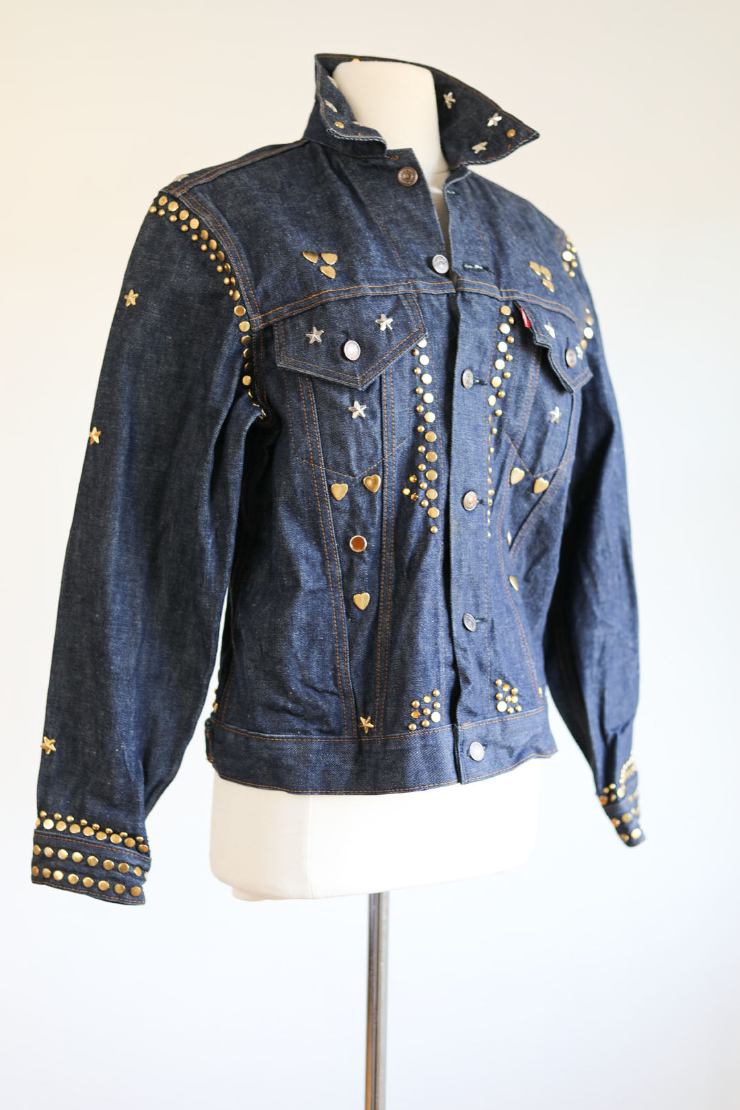 Rare Vintage 1970s Levi's Type III Denim Jacket - Deadstock + Custom Embellished w Studs "Aquarius" Trucker Size M