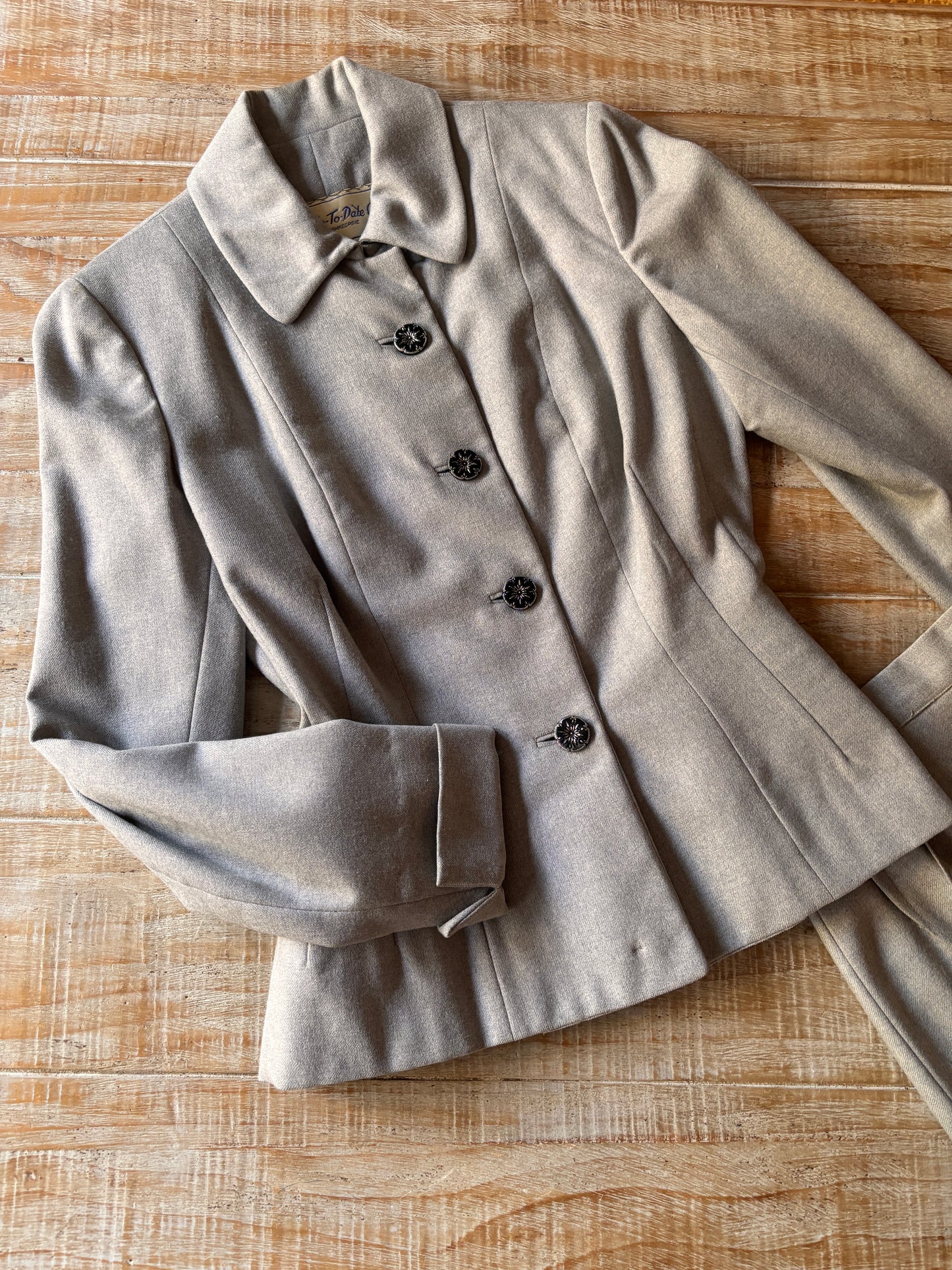 Vintage 1940s to 1950s Princess Suit - Mushroom Neutral Wool Gabardine Sculpted Strong Shoulder Blazer Jacket + Skirt Size S