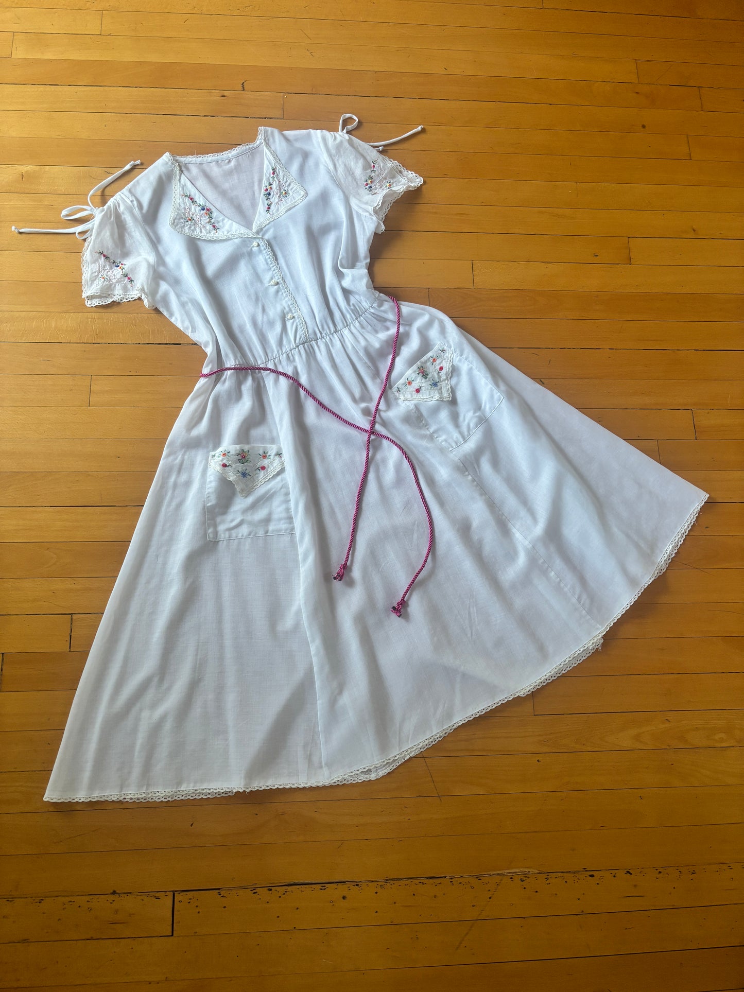 Vintage 1970s Shirtwaist - Dreamy White Soft Cotton Voile w Hand Embroidery Flowers Dress Size M to L