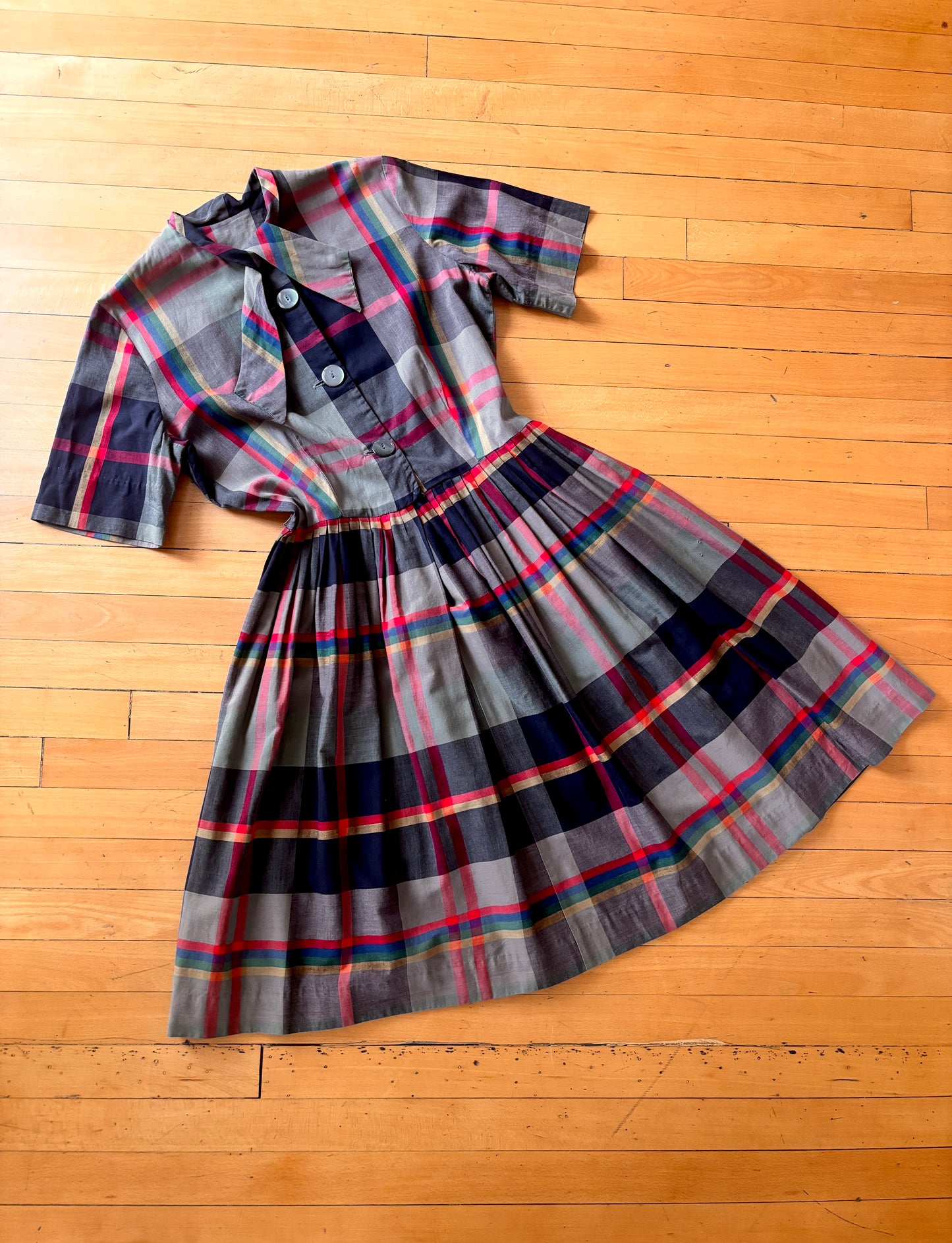 Vintage 1950s to 1960s Dress - Chambray Autumn Rainbow Plaid Cotton Day Dress w Lucite Size L to XL