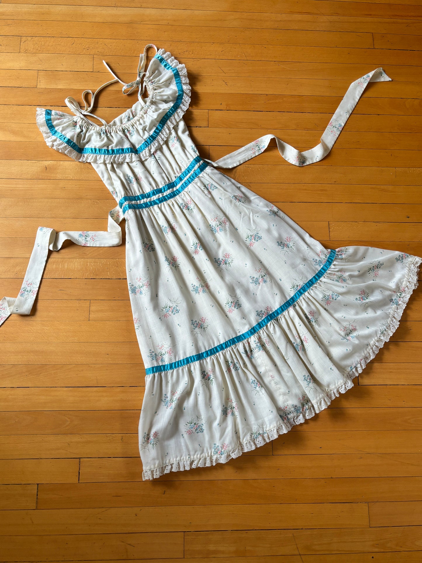 Vintage 1970s Dress - Darling Gunne-esque On-Off Shoulder Soft Cotton Prairie Bohemian Sundress Size S