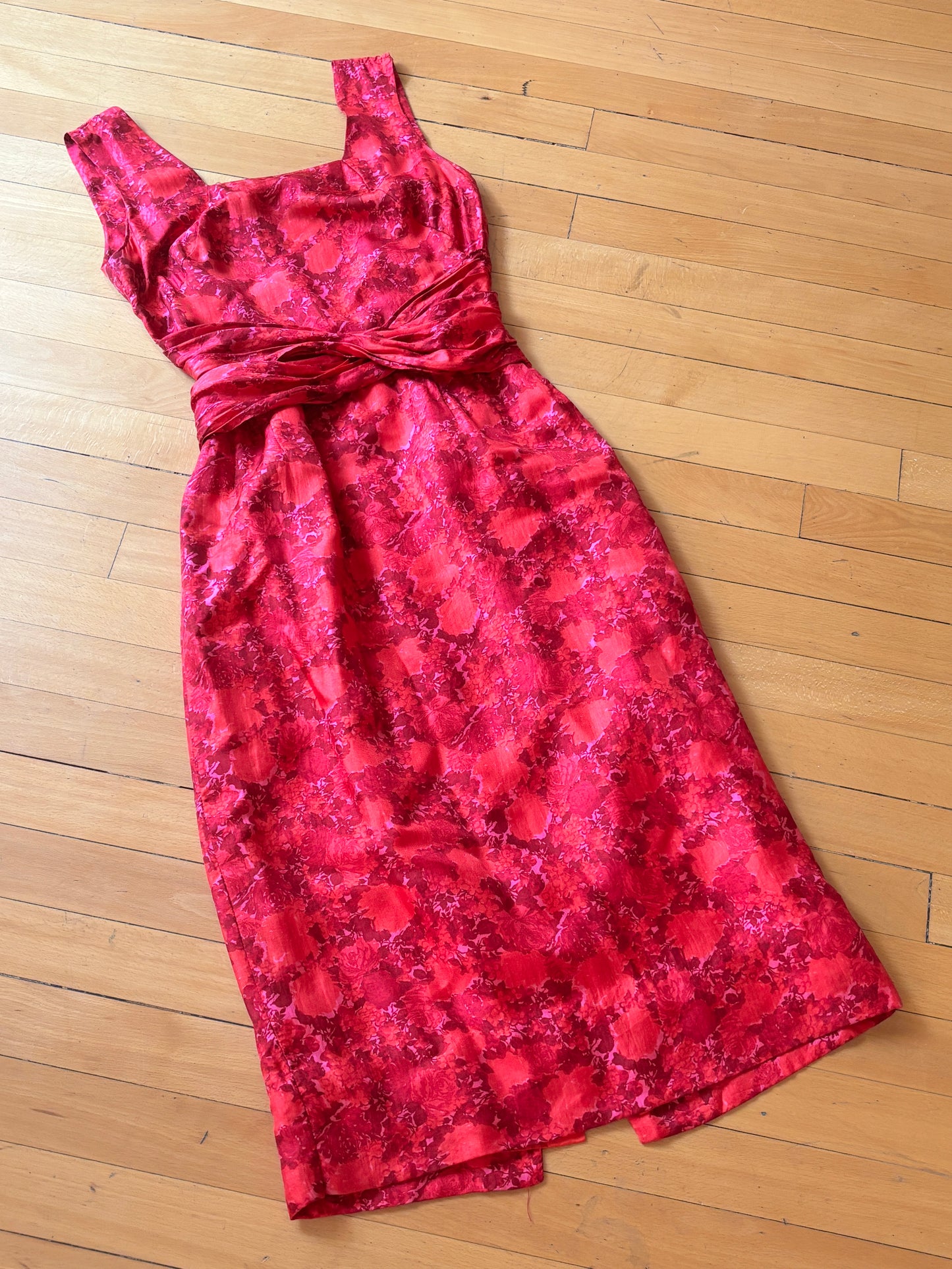 Vintage 1950s Dress - Luxe Scarlet Red Rose Print Silk Cocktail Wiggle Dress w Open Back Size XS to S