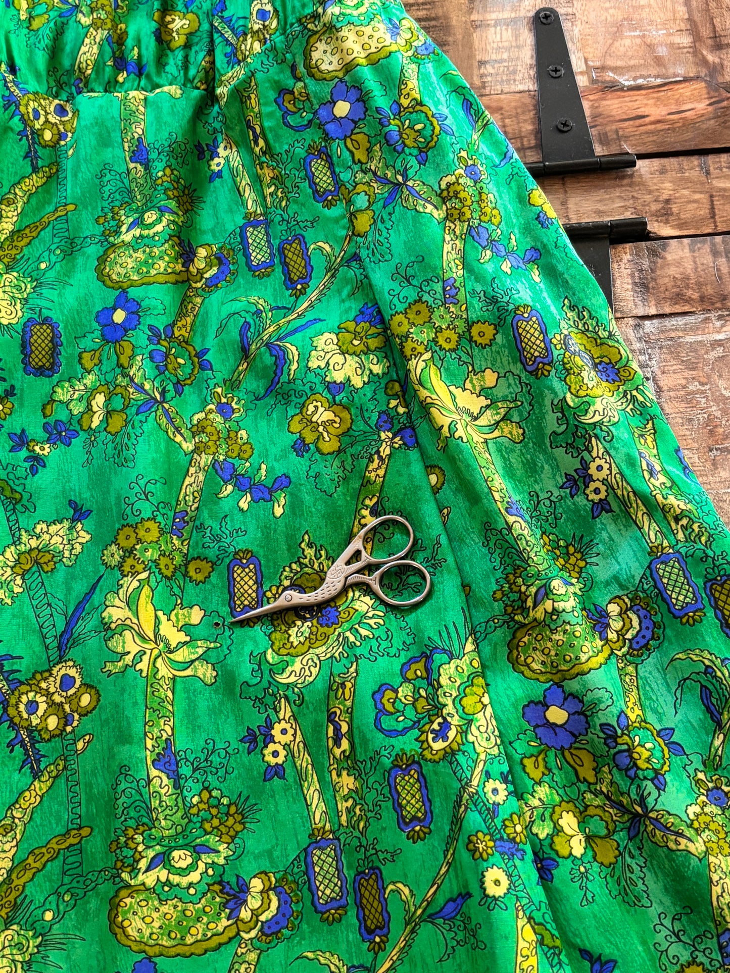 Vintage 1950s Silk Dress - Striking Grass Green w Wild Jungle Trees Cocktail Party Dress Size L
