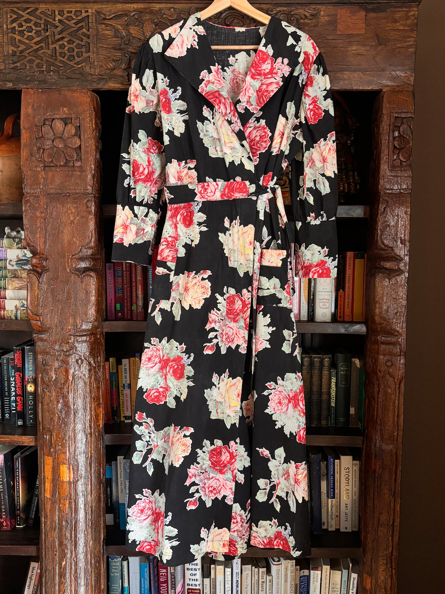 Vintage 1940s Dressing Gown - Volup! Black Red Rose Print Lingerie Cotton Hostess House Coat Size L to XL