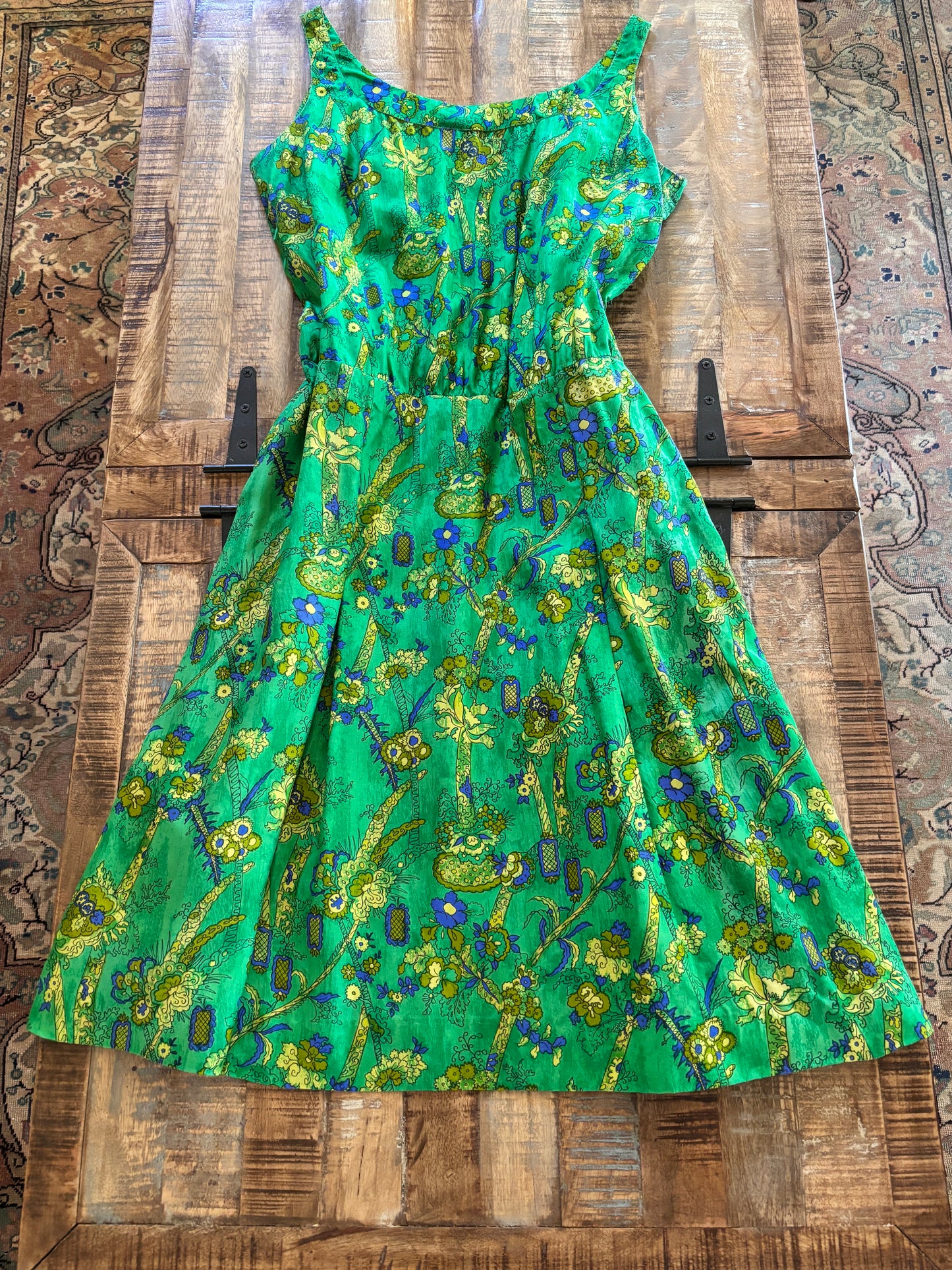 Vintage 1950s Silk Dress - Striking Grass Green w Wild Jungle Trees Cocktail Party Dress Size L