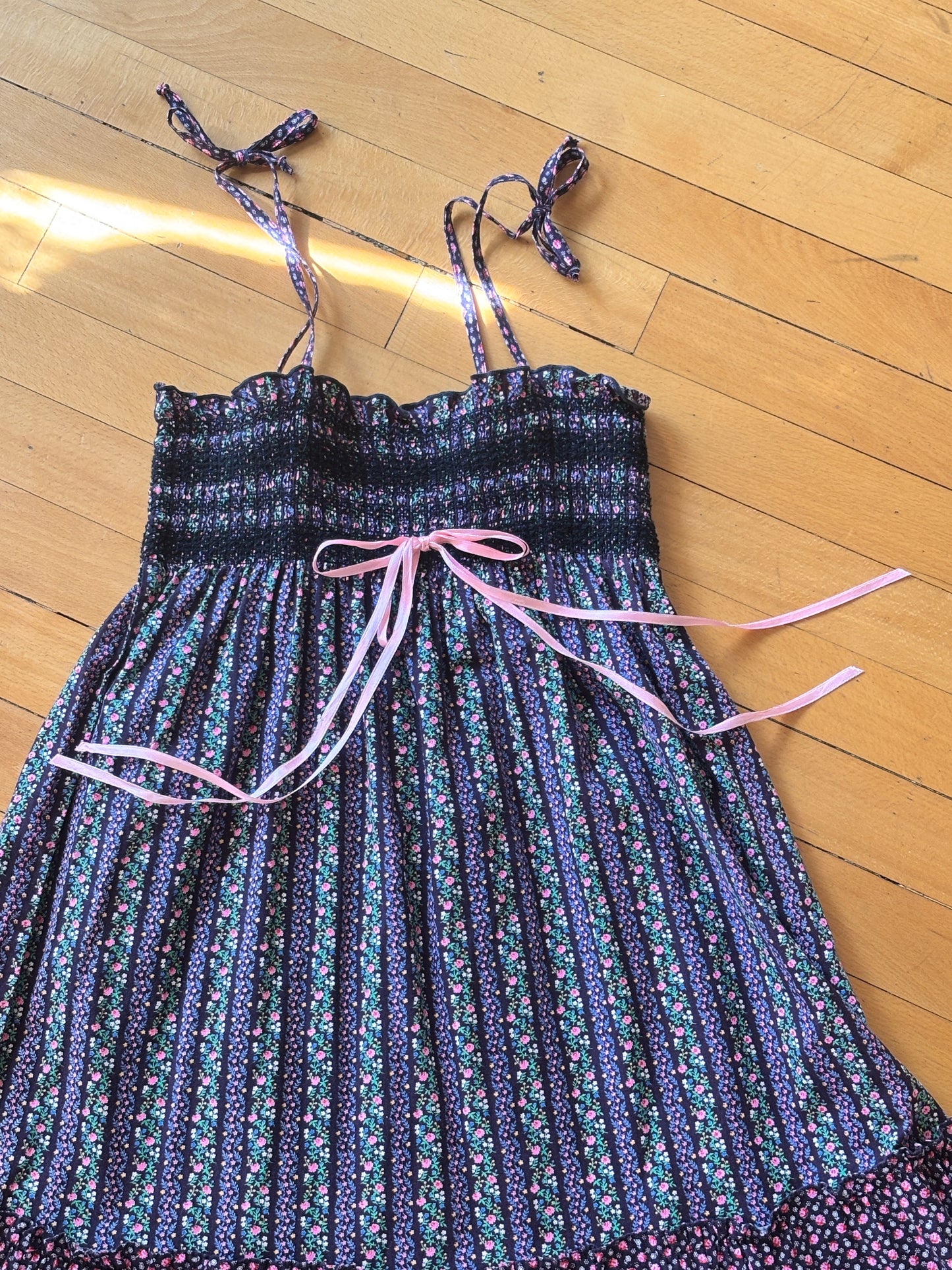 Vintage 1970s Dress - Darling Summer Goth Vicky Vaughn Cotton Calico Boho Sundress Size XS to L