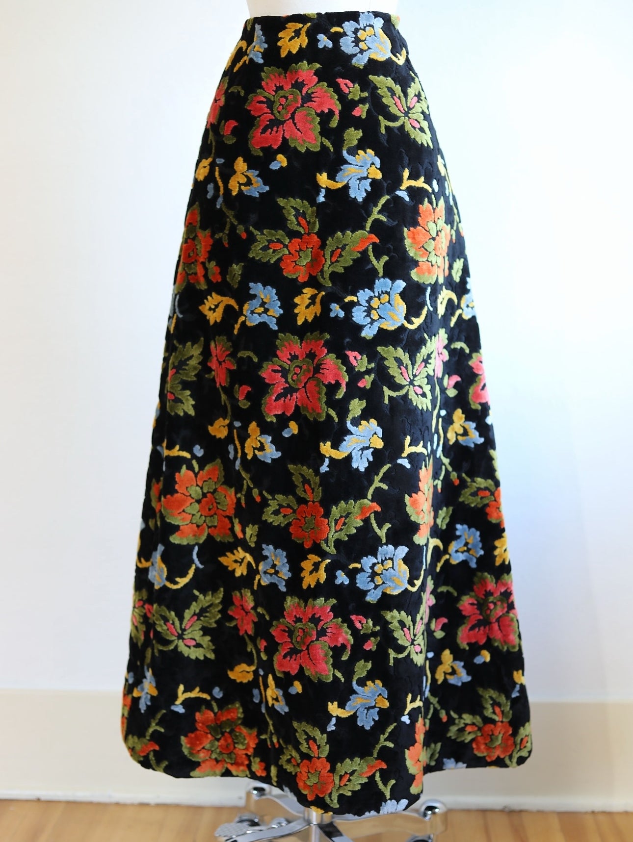 Vintage 1960s to 1970s Skirt - Rare Black Velvet Chenille Brocade Carpet Bag Maxi Skirt Size S to M