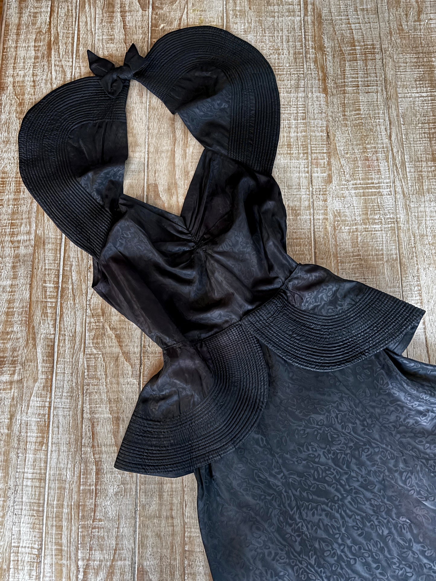 Vintage 1930s Evening Dress - Black Moiré Red Carpet Gown w Caged Capelet Size XS to S