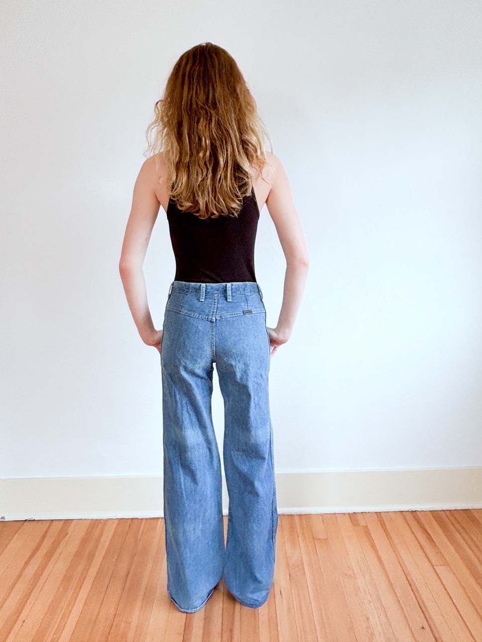 Vintage 1970s Denim Jeans - MAVERICK Medium Wash + Watch Pocket Bell Bottom Flare Jeans Pants W29"