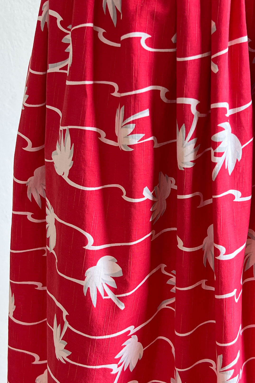 Vintage 1930s - 1940s Skirt - DARLING Strawberry Red White Grey Palm Tree Novelty Print Skirt Size XS - S