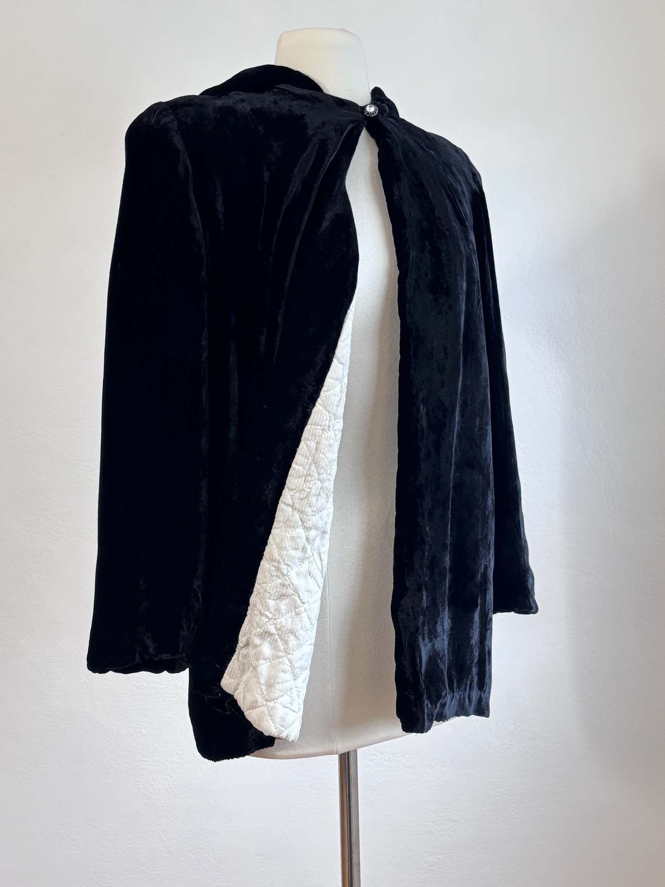 Vintage 1930s Hooded Opera Coat - STUNNING Black Velvet Quilted Cropped Jacket w Hood Size XS to M