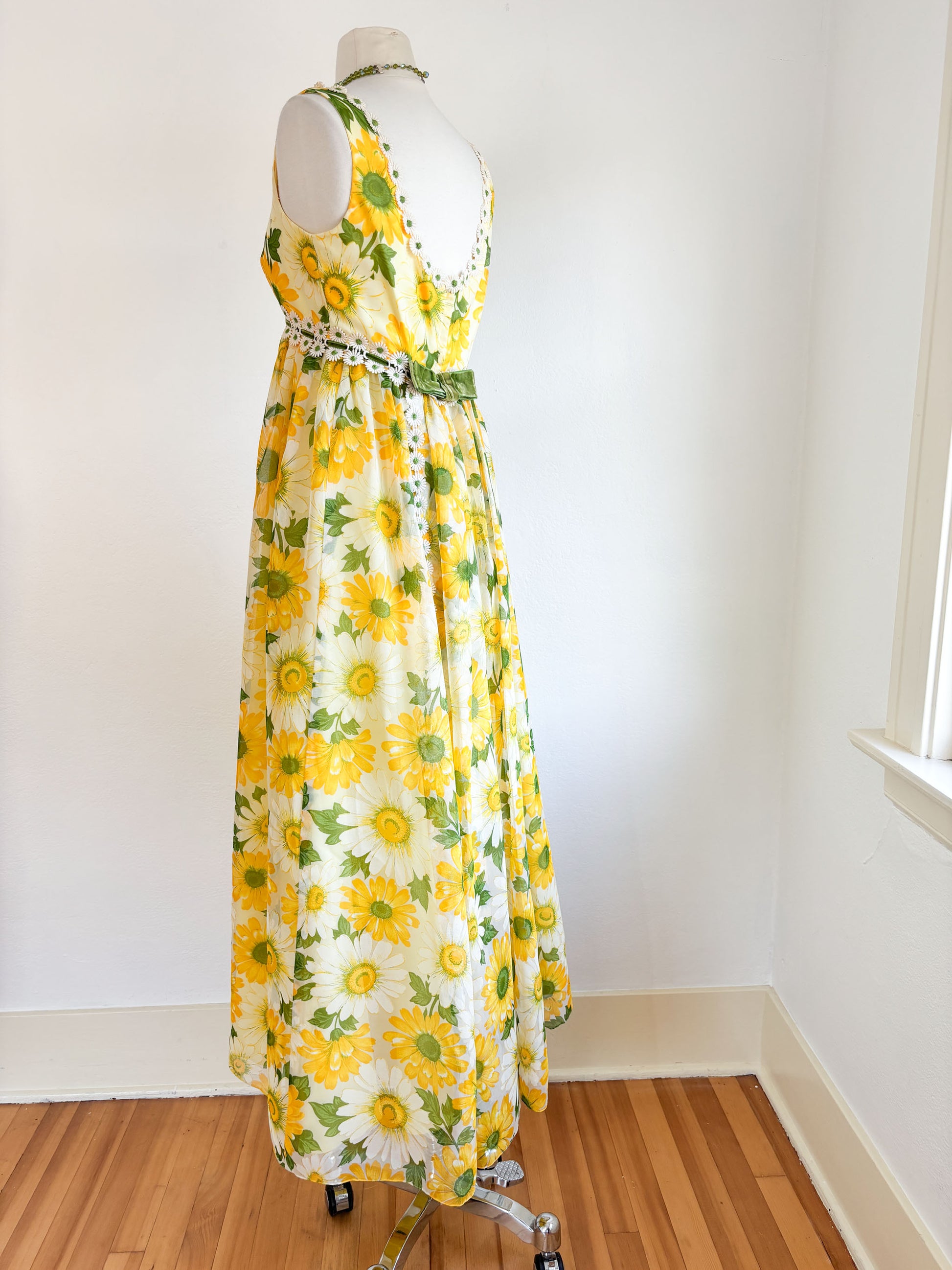 sixties maxi dresses 60s dress, 60s gown, SILK dress, maxi dress, full sleeve dress, graphic dress, psychedelic dress, shirt dress, A line dress, 70s dress