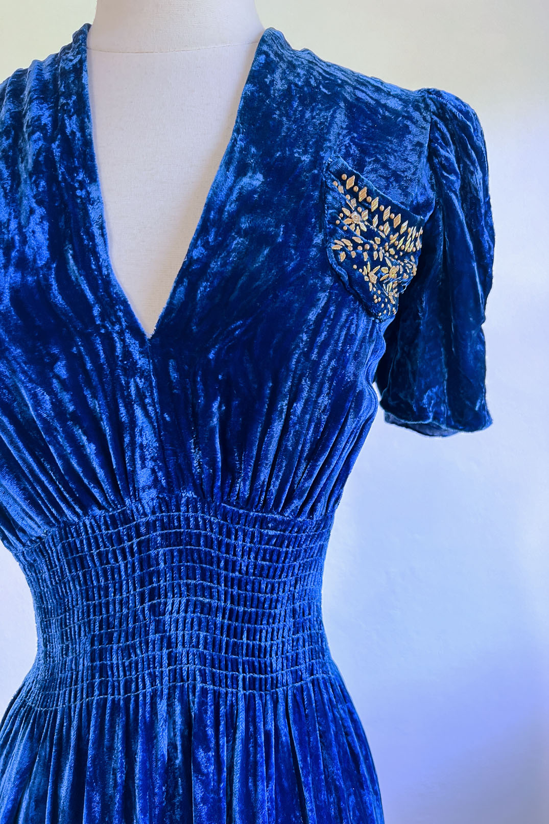 Vintage 1930s Dress - SUBLIME Cobalt Blue Velvet Puff Sleeve Dress w Gold Metal Stud Pocket Size M to L