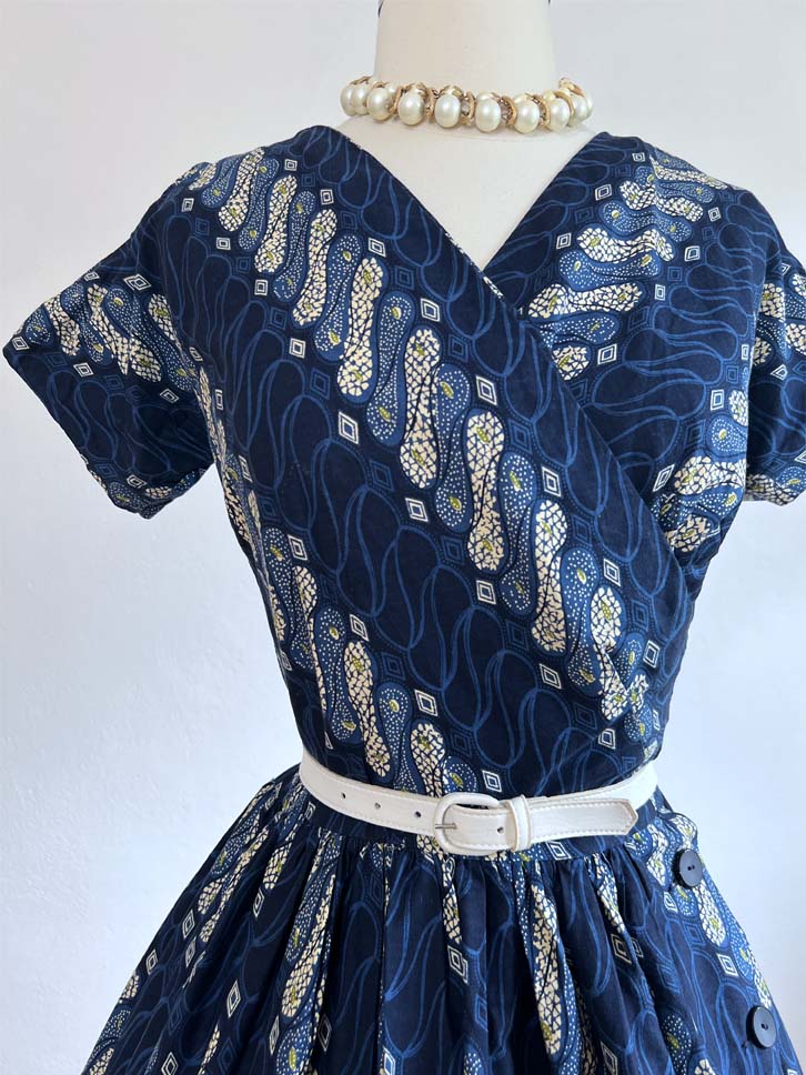 Vintage 1950s Dress - STRIKING Blue Ecru Chartreuse Green Bias Print Cotton Nelly Don Dress Size L