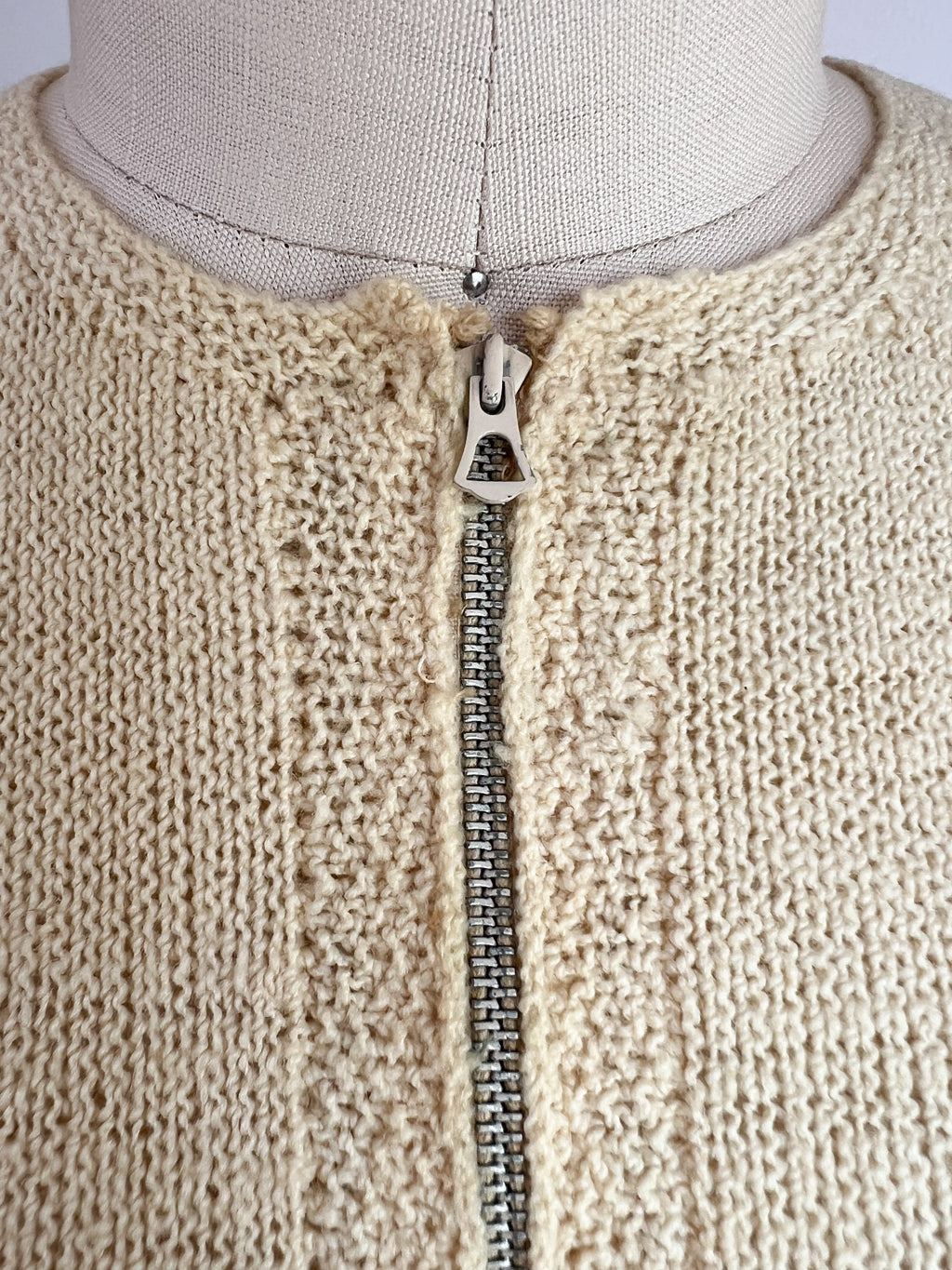 Vintage 1930s Knit Dress - Buttercream Hand-Made Knitwear Dress w Bell Pull Front Metal Zipper Size S to M