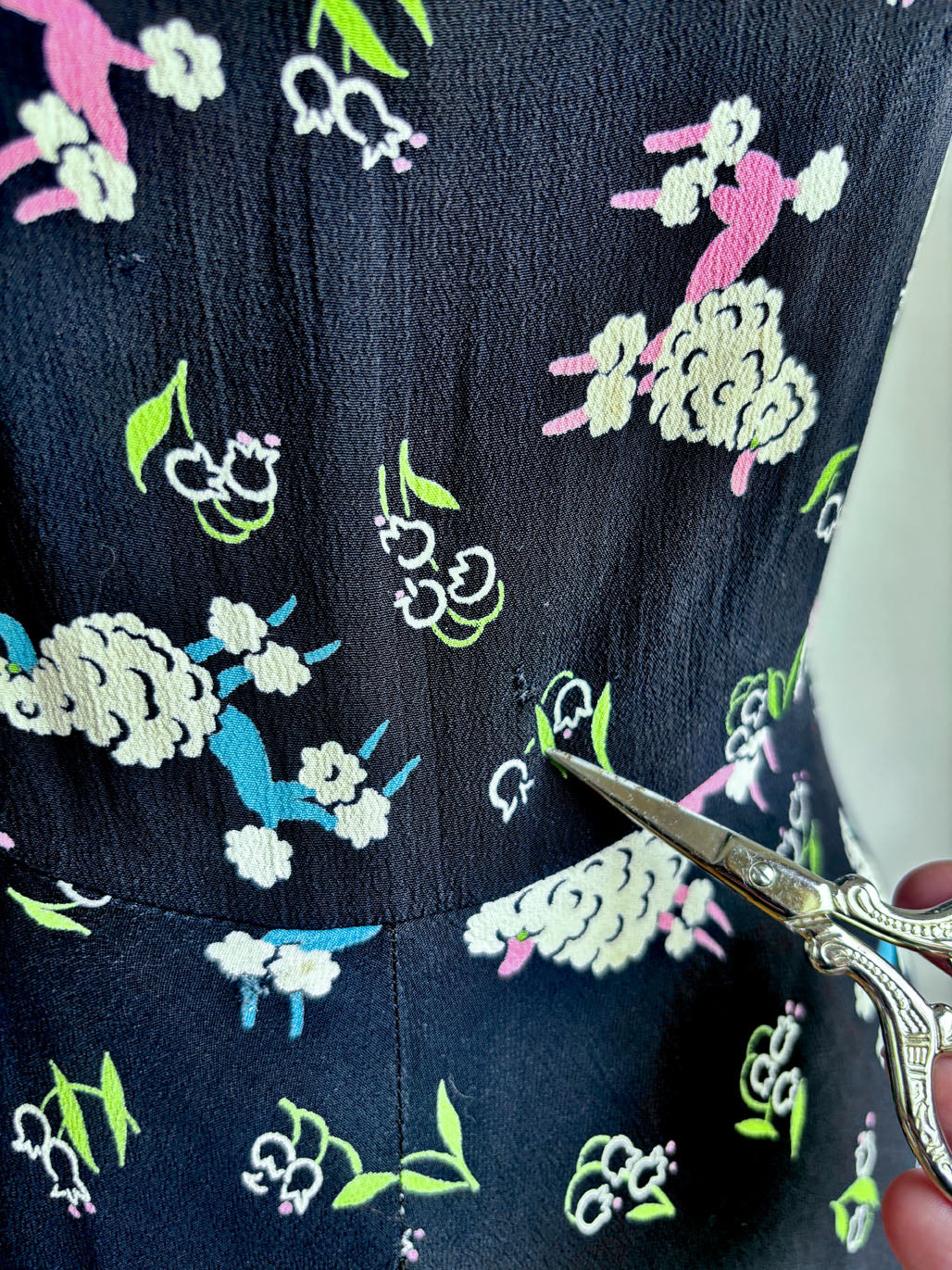 Vintage 1940s Dress - Charming French Poodle Novelty Print Navy Pastel Rayon Swing Dress Size S