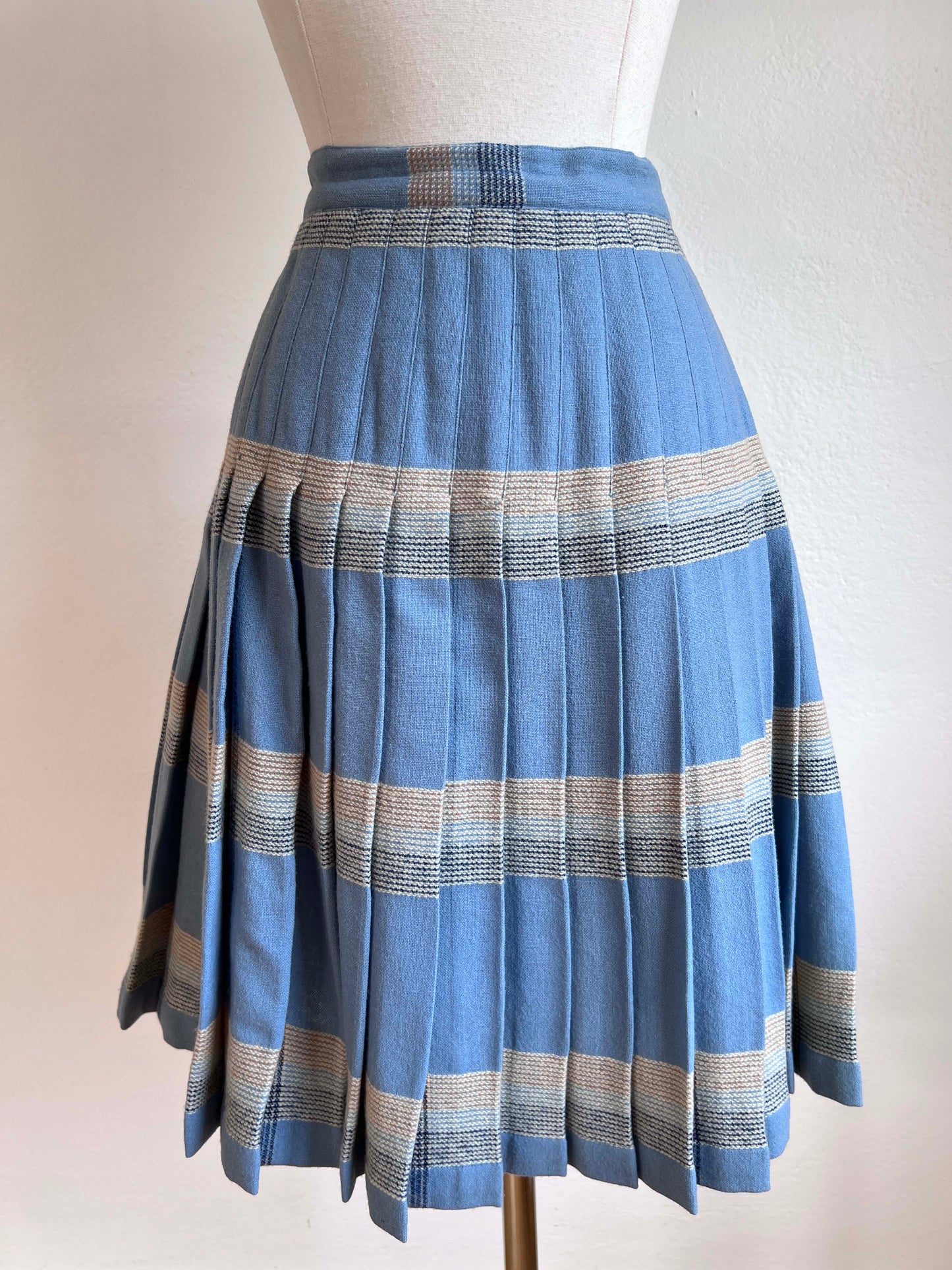 Vintage 1950s Skirt - Pendleton TURNABOUT Reversible Pleated Blue Peachy Tan Plaid Skirt Size M