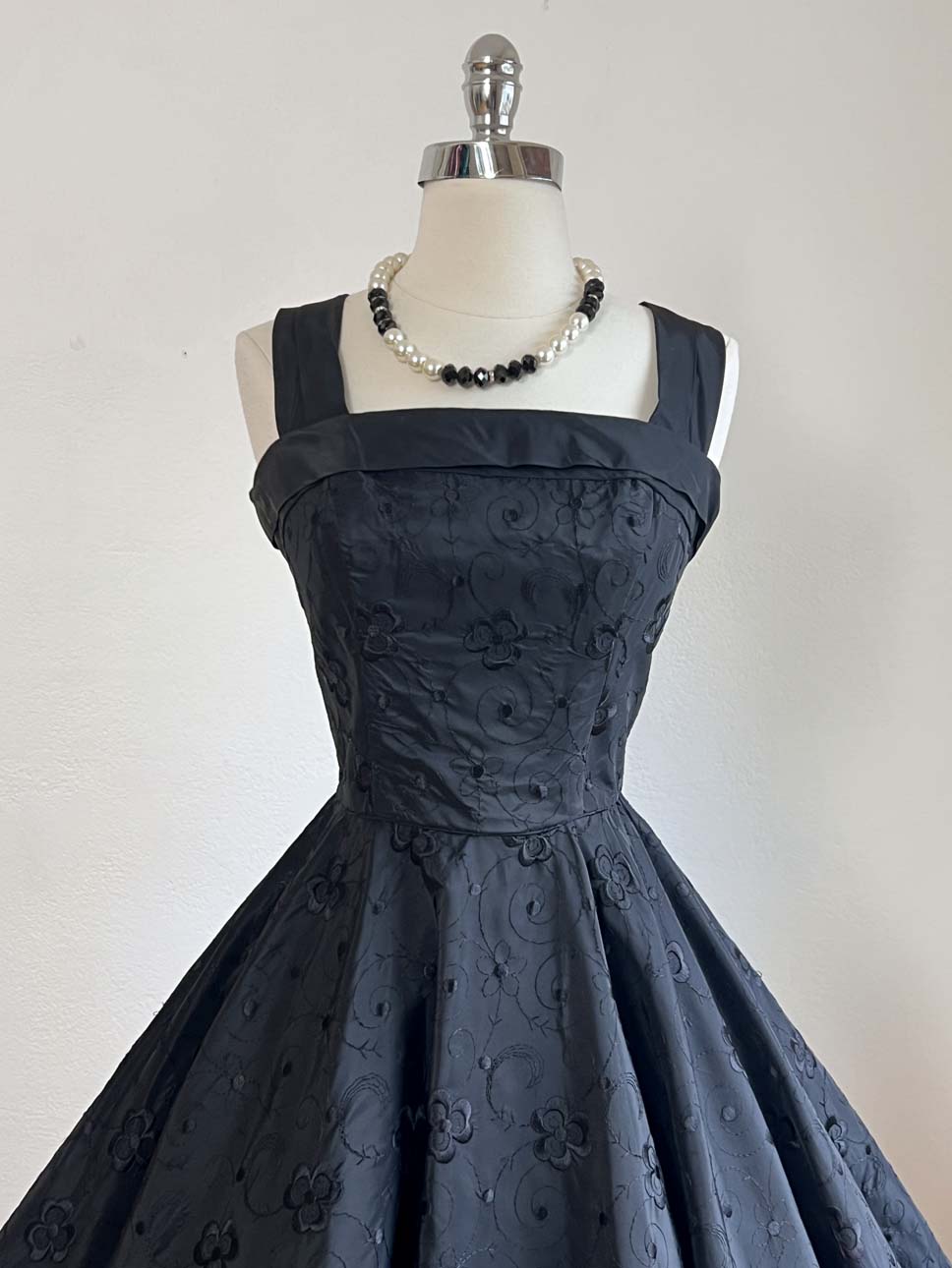 Vintage 1950s Princess Dress - SUBLIME Black Taffeta w Satin Embroidery Flowers Circle Skirt Party Dress Size S