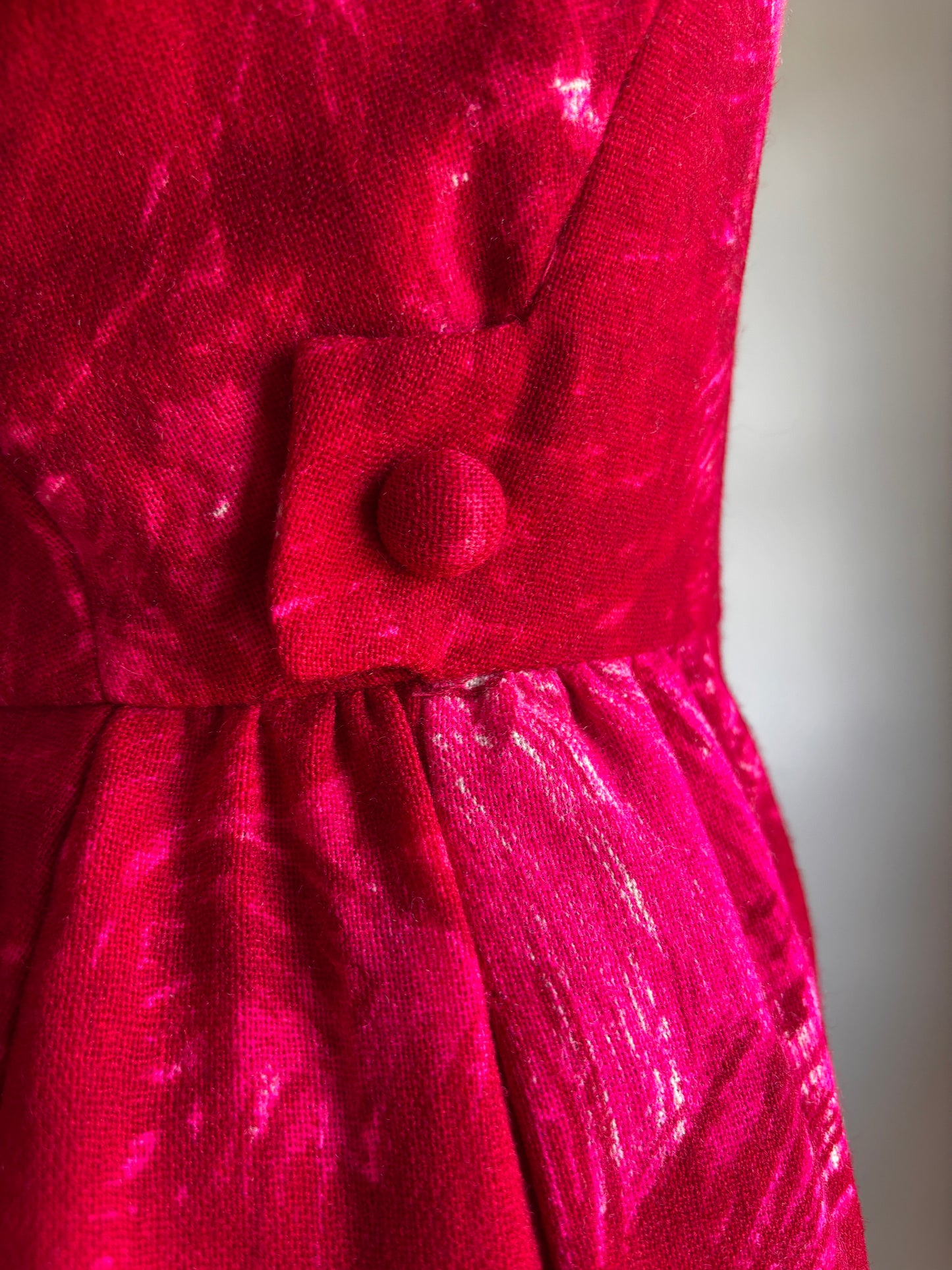 Vintage 1950s Wool Dress - Sharp Ruby Red Hot Pink Cosmic Blossom Wiggle Cocktail Dress Size S to M