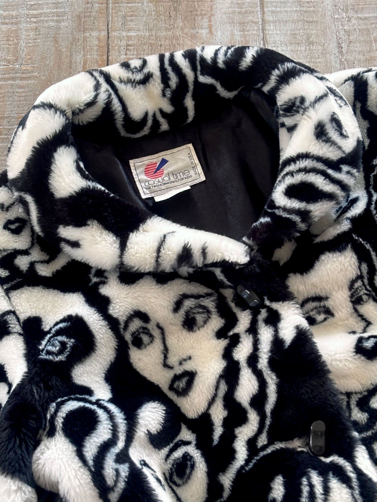 Vintage 1980s RARE Novelty Print Coat - Black White Deco Faces New Wave Faux Fur Teddy Coat Size XS S M