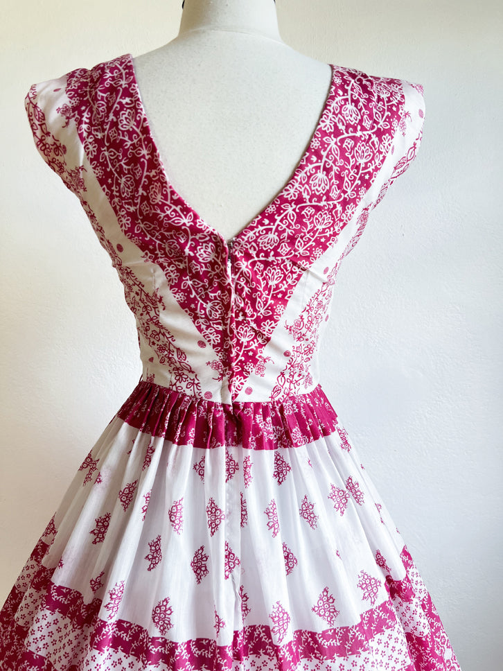 Vintage 1950s Dress - SUPER CUTE Candy Pink + White Floral Border Print Jerry Gilden Cotton Voile Sundress Size XS to S