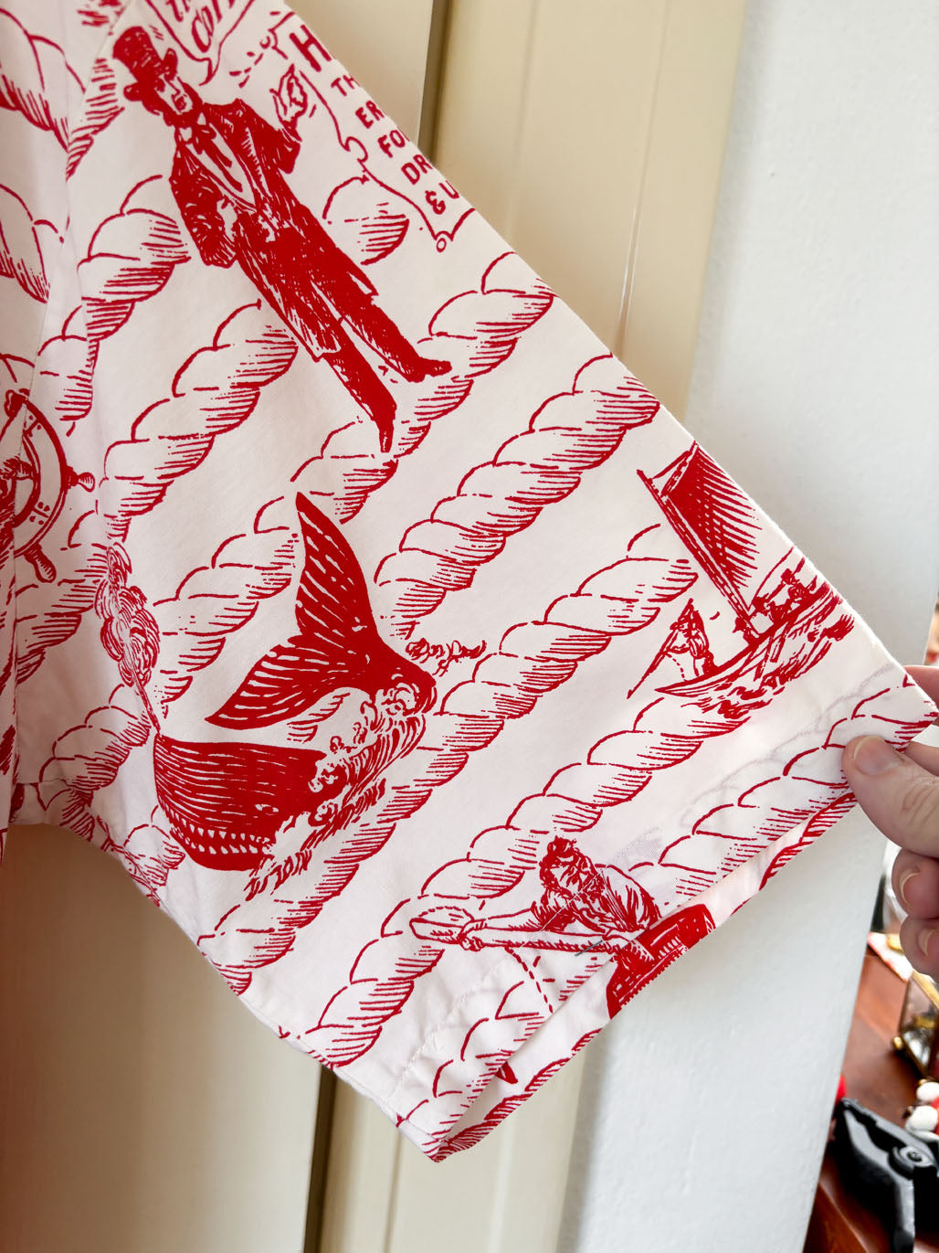 Vintage 1960s Men's Hawaiian Shirt - RARE Mildred's Hawaii Whaling + Drunken Debauchery Lahaina Maui Cotton Pullover Size L