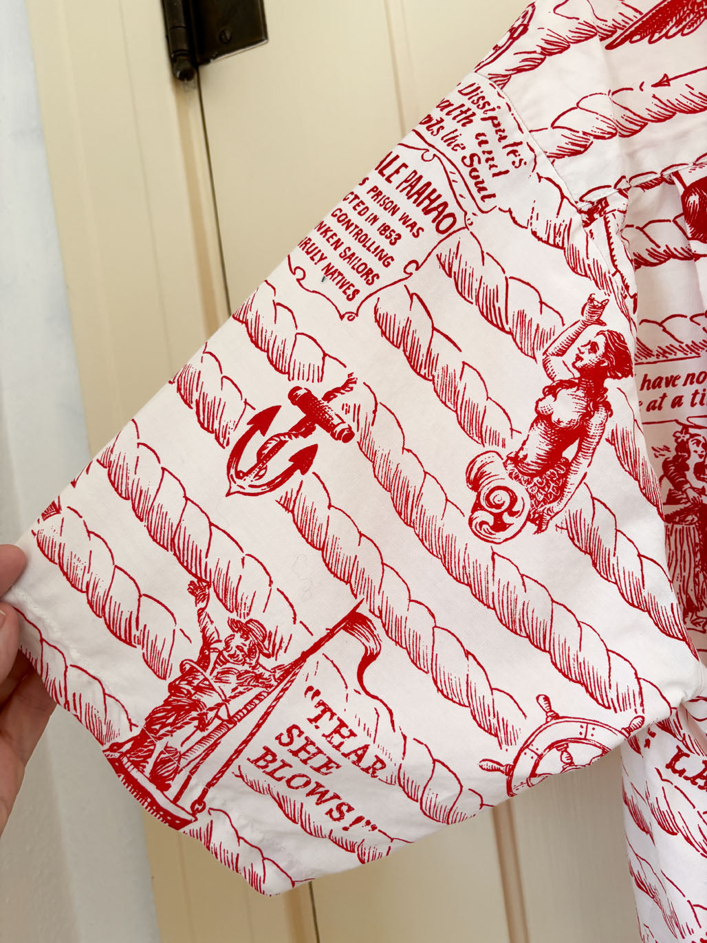 Vintage 1960s Men's Hawaiian Shirt - RARE Mildred's Hawaii Whaling + Drunken Debauchery Lahaina Maui Cotton Pullover Size L