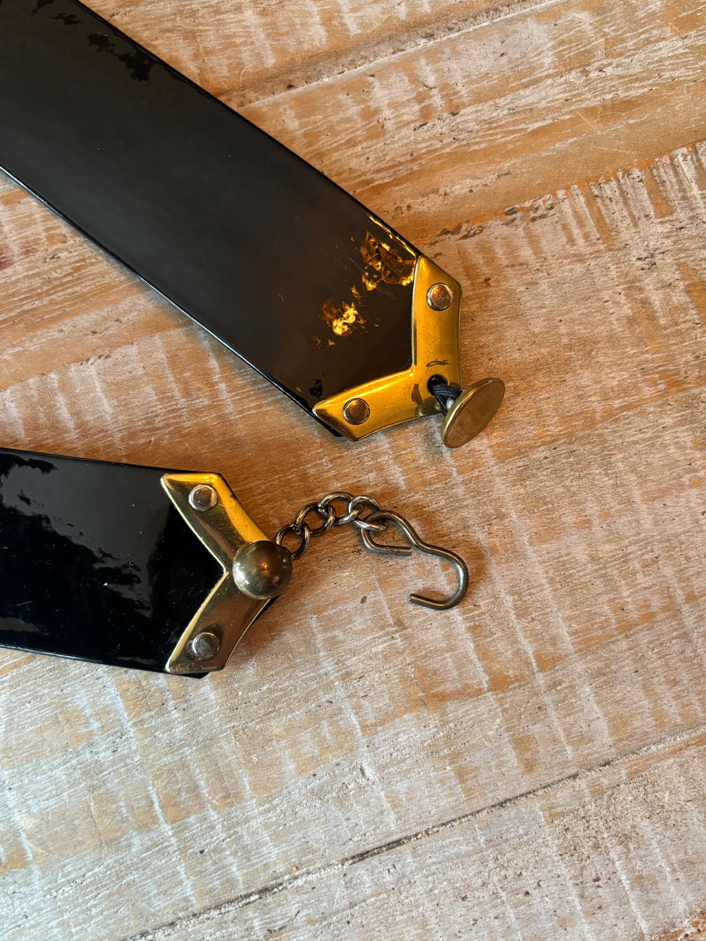 BELTOPIA! Vintage 1950s Glossy Black Belt - Wide Wet Look Patent Cincher w Brass Hardware Size L