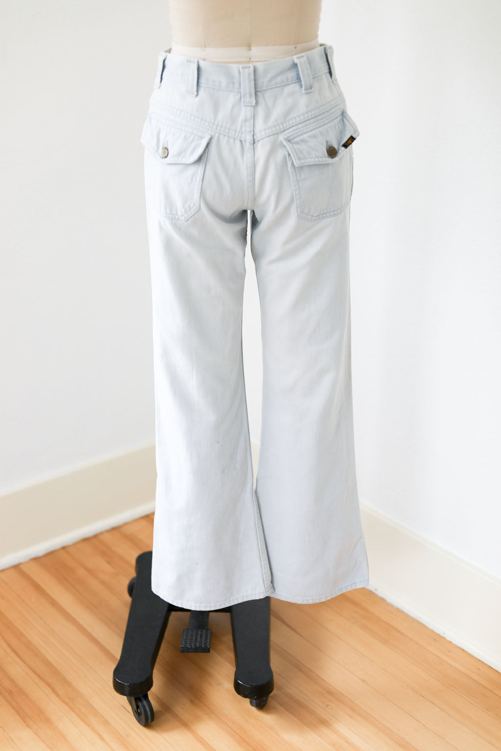 Vintage 1970s LEE Denim Bell Bottom Jeans - Light Wash Bleach Fade Talon Zipper Beauties Size W28"