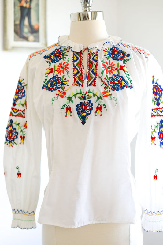 Vintage 1940s to 1950s Blouse - Hungarian Embroidered + Smocked Soft Cotton Folkloric Top w Loads of Detail Size XS to M