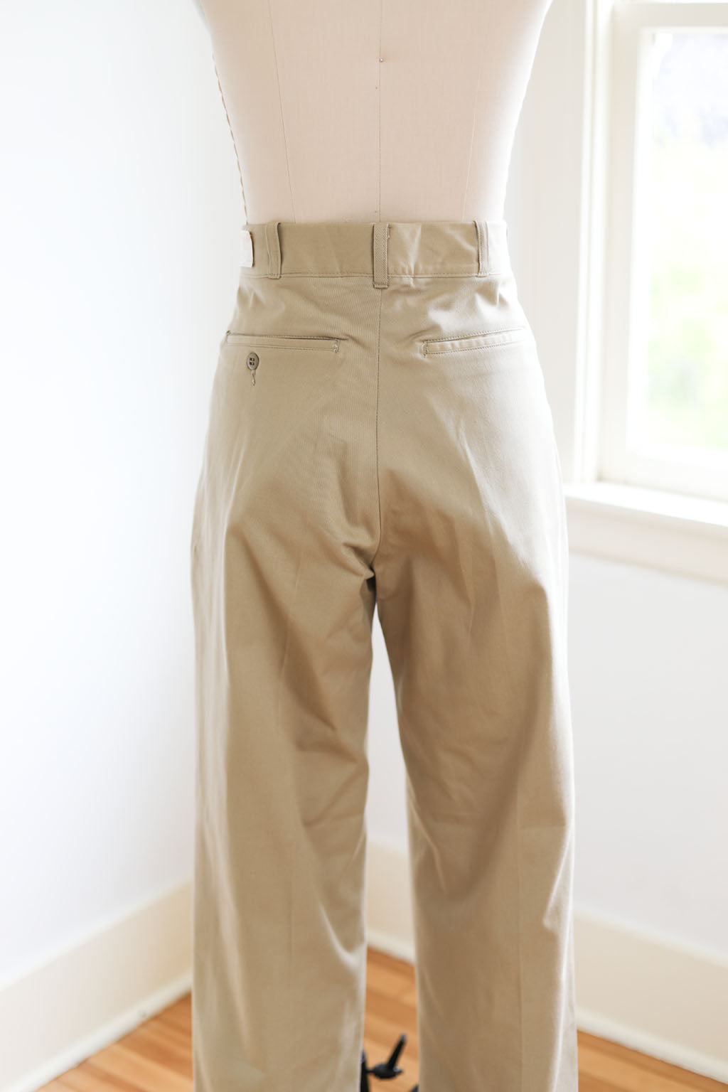 1960s Deadstock Workwear Pants - Cool Vintage 60s US Navy Khaki