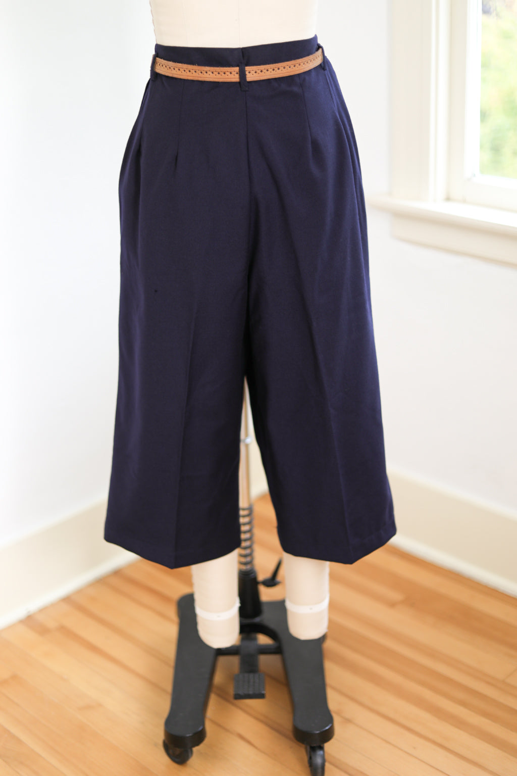 Woman's Black Flare-fit navy trousers | OVS