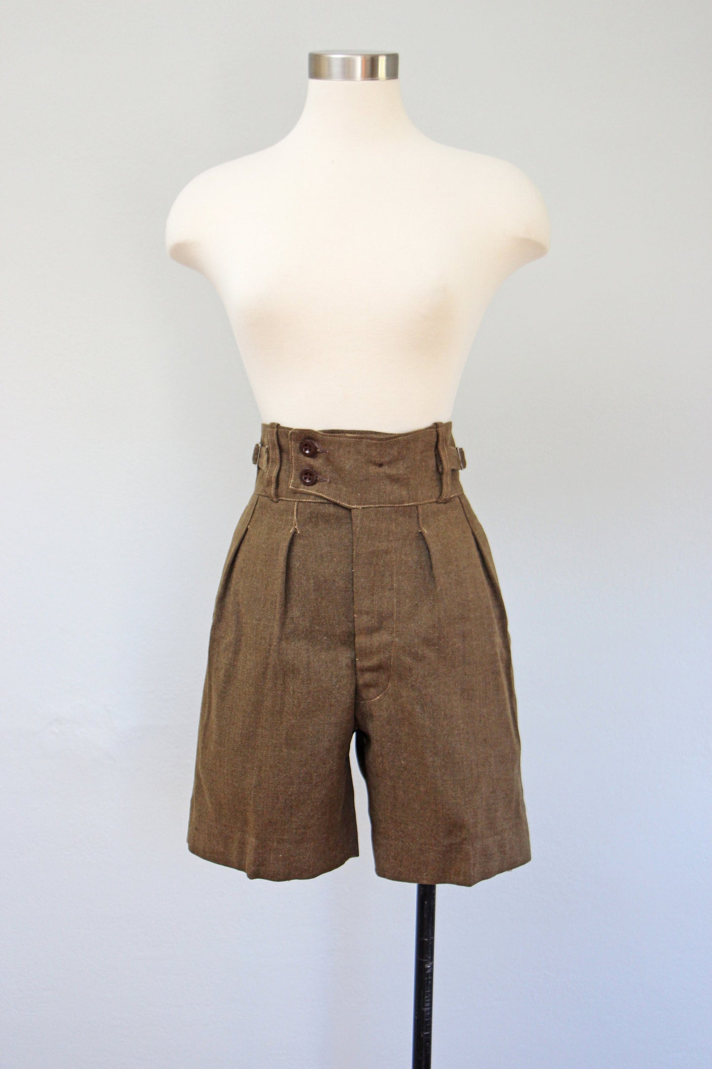 Vintage 1950s New Zealand Army Olive Green Wool Side Button High Waist Field Shorts for Adventures - Range of Sizes!